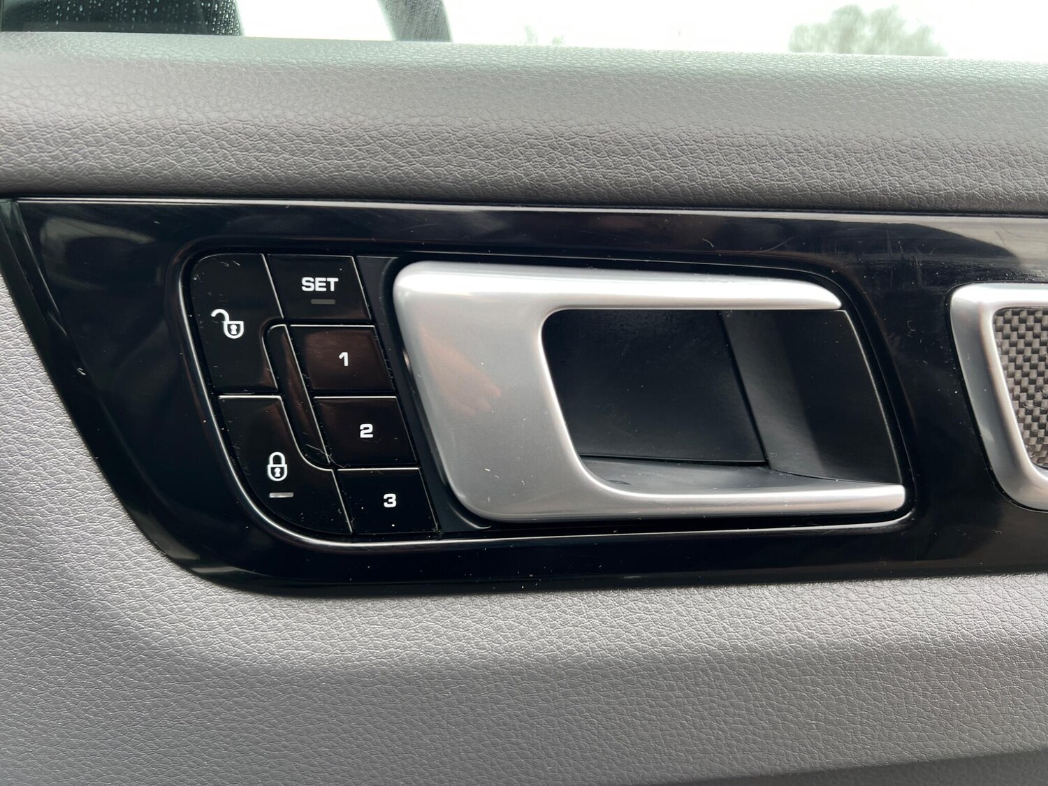 Used Porsche Cayenne for sale - 77670284: Photo 50