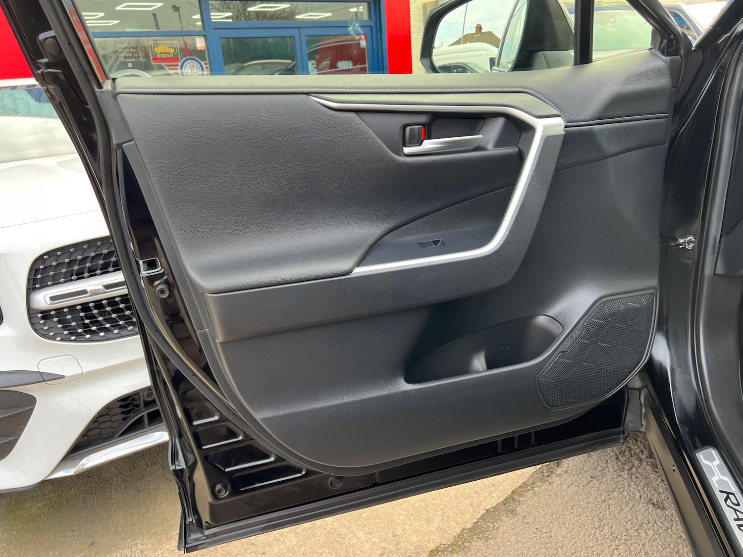 Used Toyota RAV4 for sale - 77752939: Photo 49