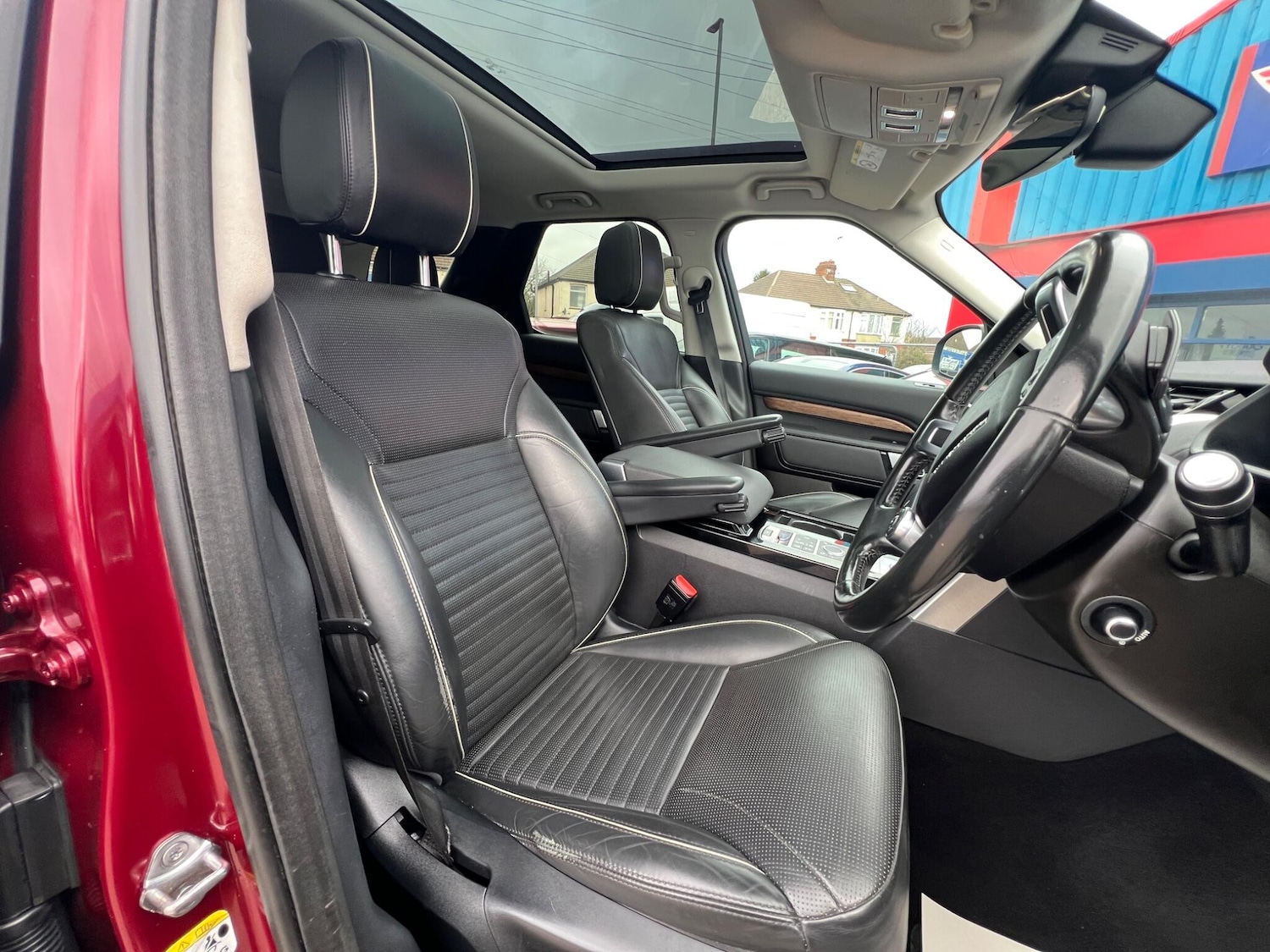 Used Land Rover Discovery 2017 for sale - 77892693: Photo 11