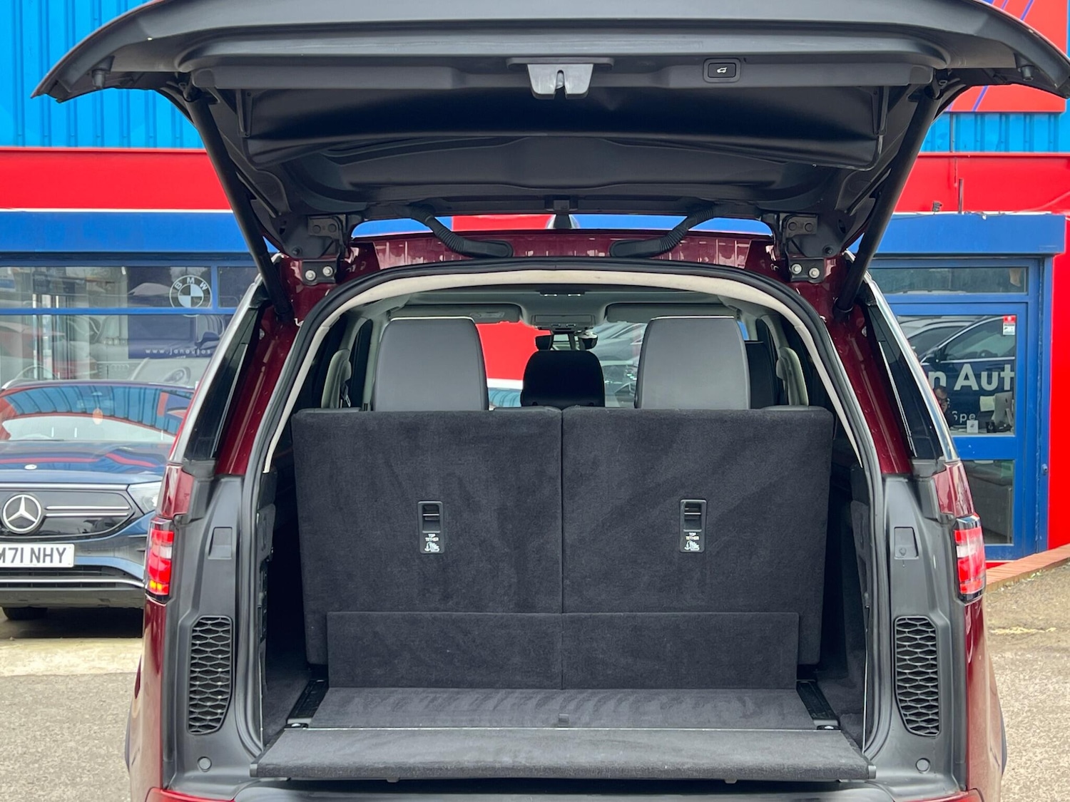 Used Land Rover Discovery 2017 for sale - 77892693: Photo 67