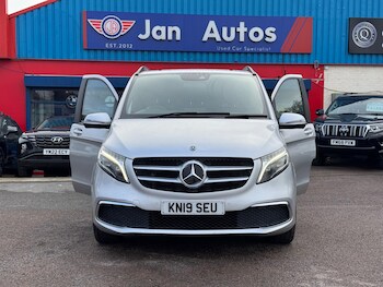 Used Mercedes-Benz V-Class 2019 for sale - 78384070: Photo