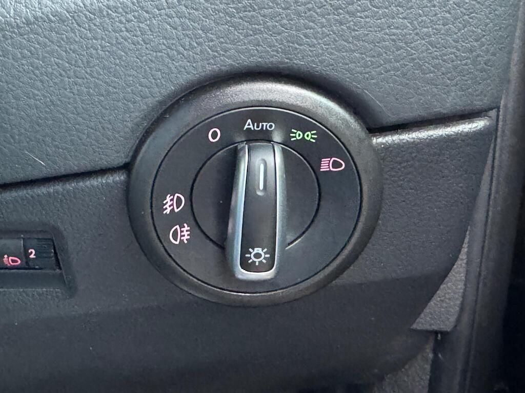 Used Volkswagen Caravelle for sale - 78141471: Photo 37