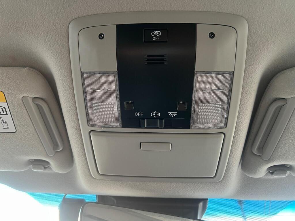 Used Toyota Land Cruiser for sale - 77670700: Photo 38