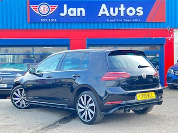 Used Volkswagen Golf 2018 for sale - 77752935: Photo