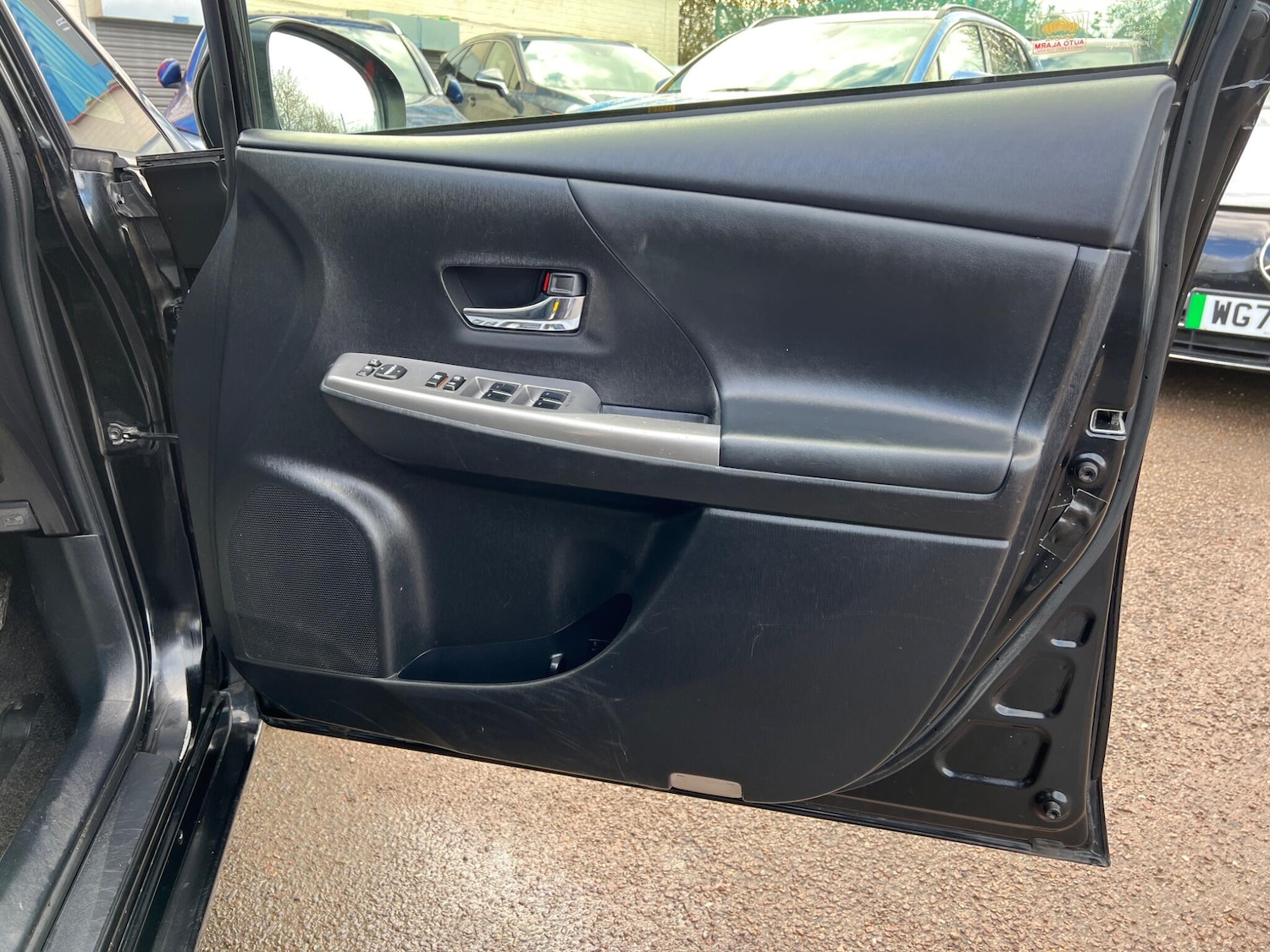 Used Toyota Prius+ for sale - 77670326: Photo 47