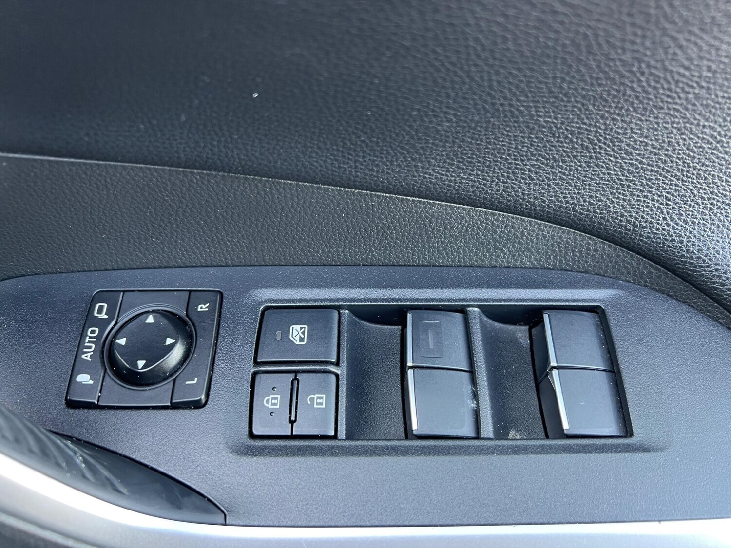 Used Toyota RAV4 for sale - 77671944: Photo 45