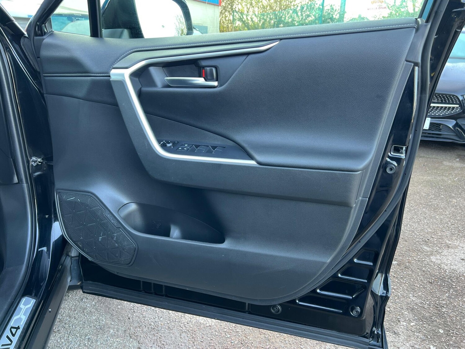 Used Toyota RAV4 for sale - 77671944: Photo 50