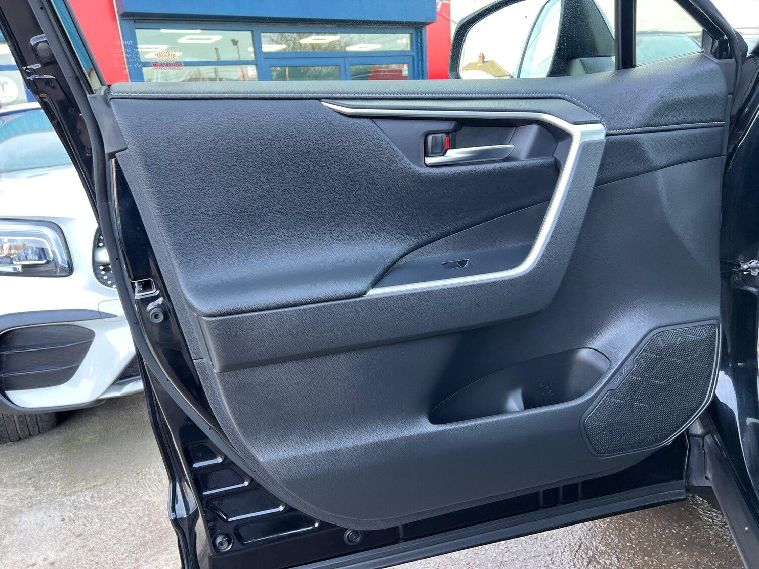 Used Toyota RAV4 for sale - 77671944: Photo 53