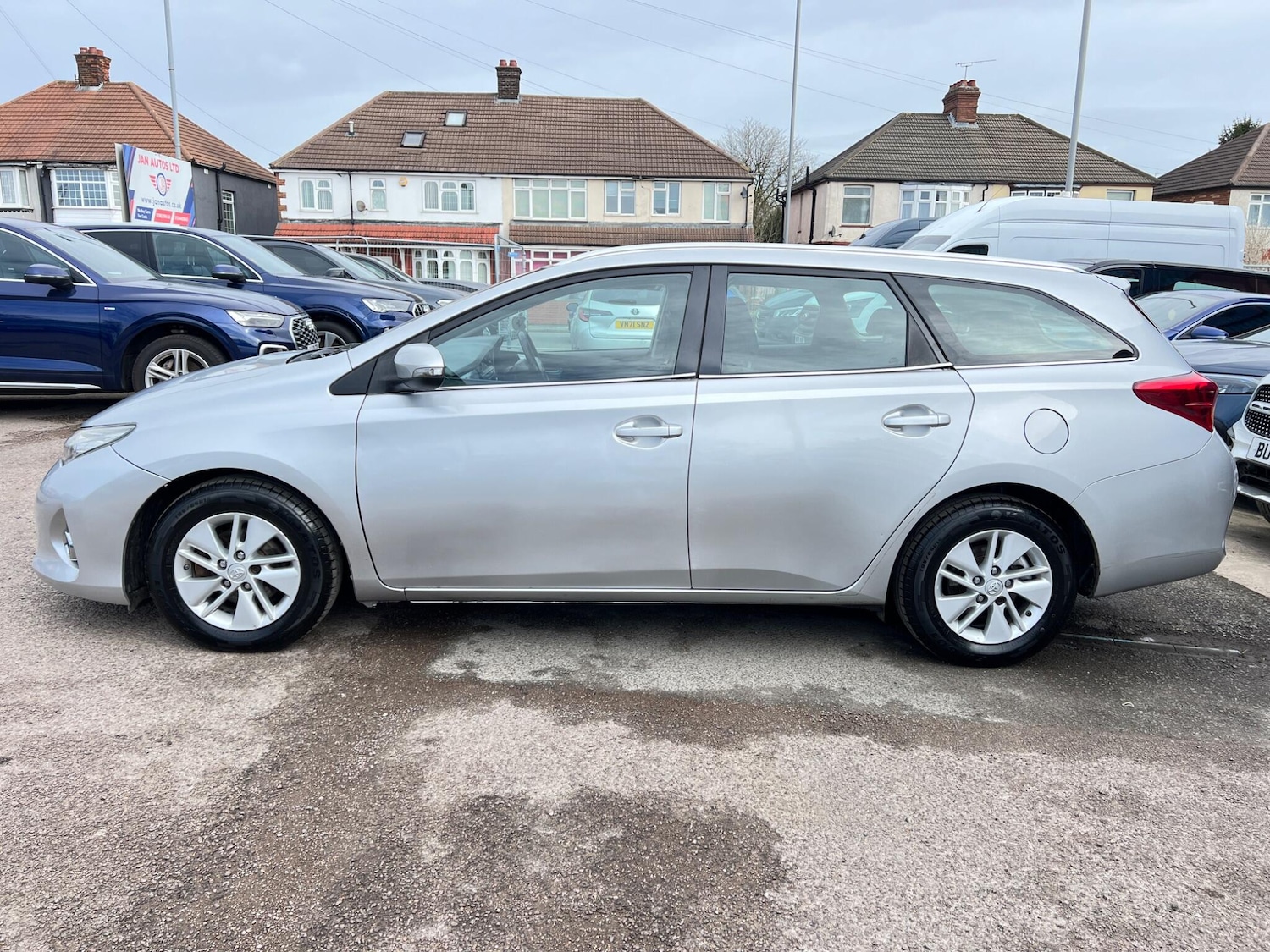 Used Toyota Auris 2014 for sale - 77925789: Photo 25