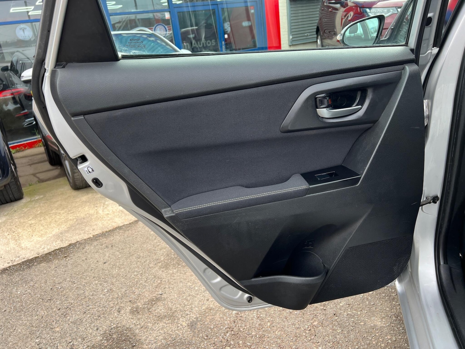 Used Toyota Auris 2014 for sale - 77925789: Photo 42