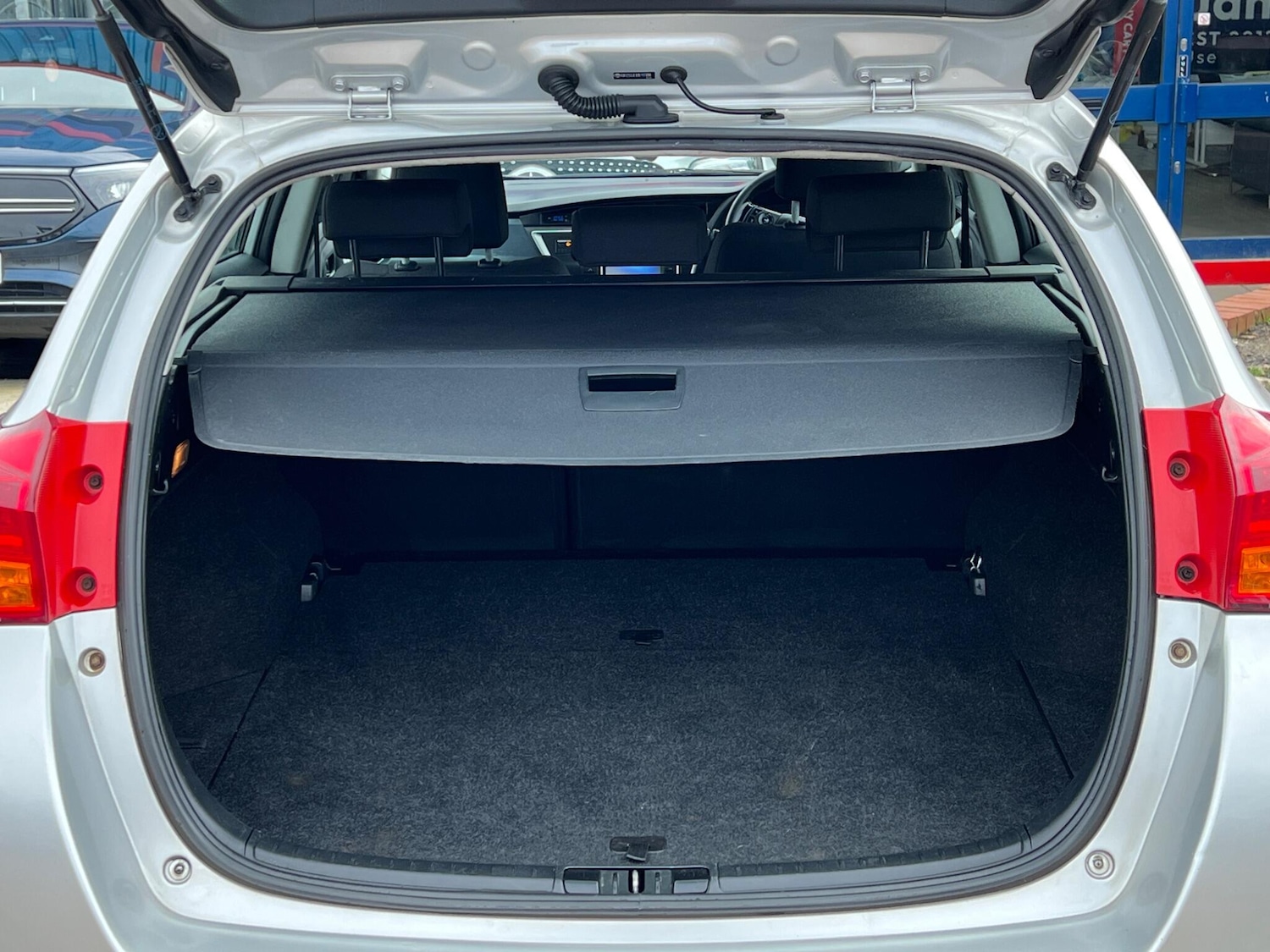 Used Toyota Auris 2014 for sale - 77925789: Photo 46