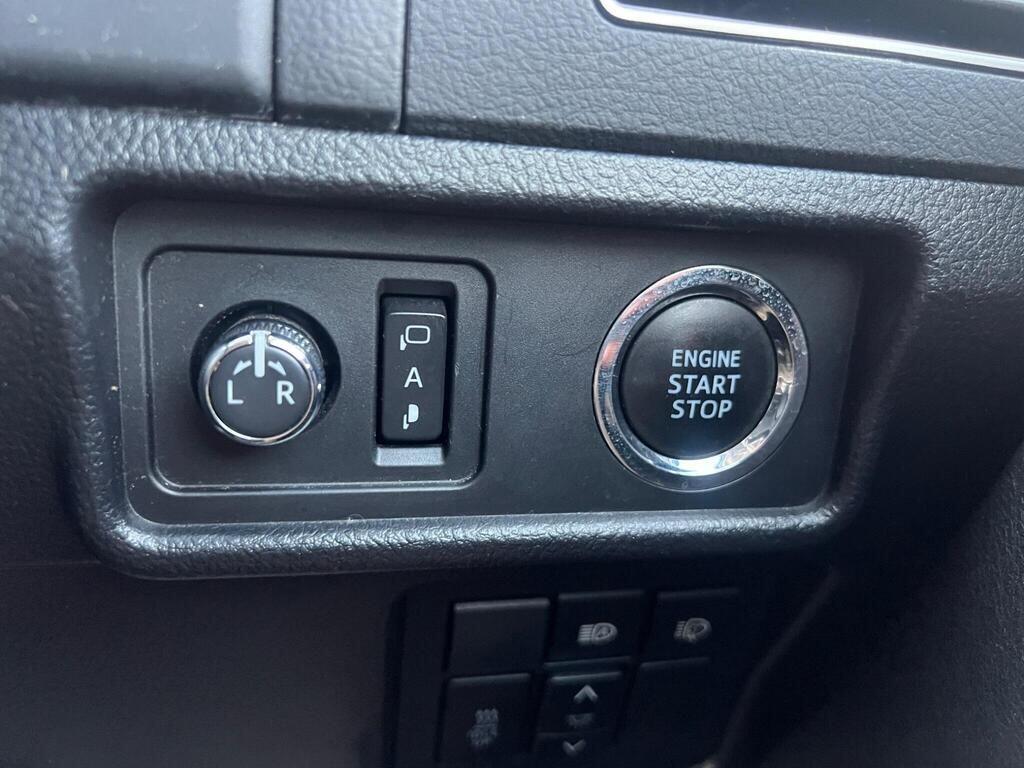 Used Toyota Land Cruiser for sale - 78135700: Photo 26