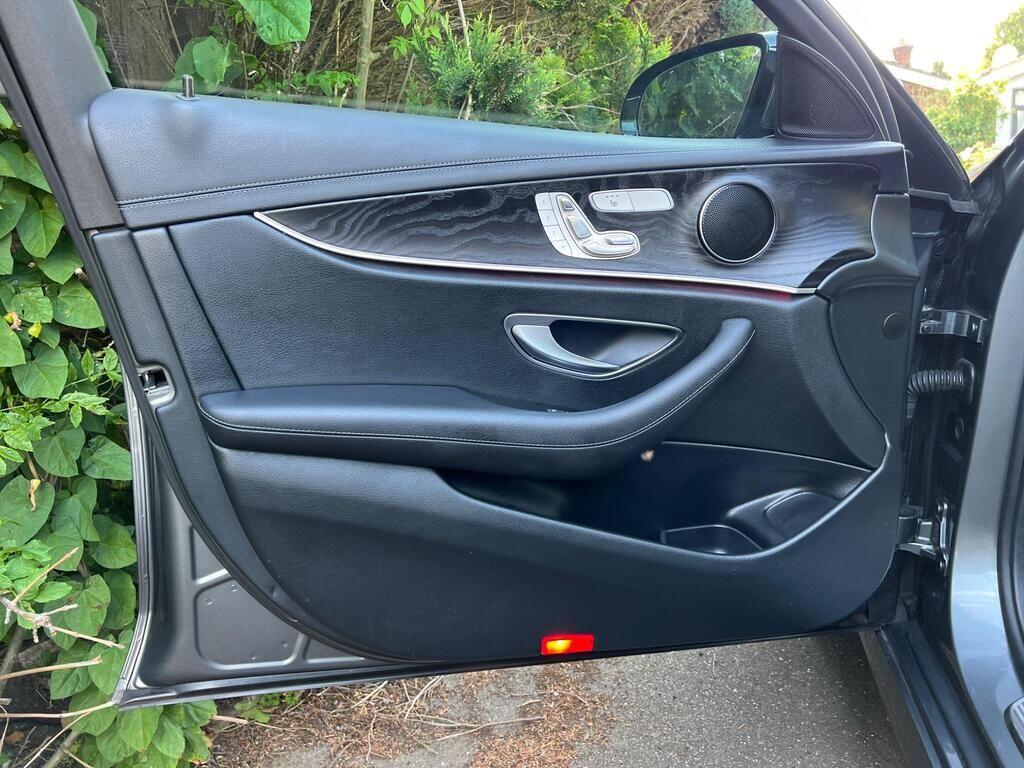 Used Mercedes-Benz E Class for sale - 77670301: Photo 61