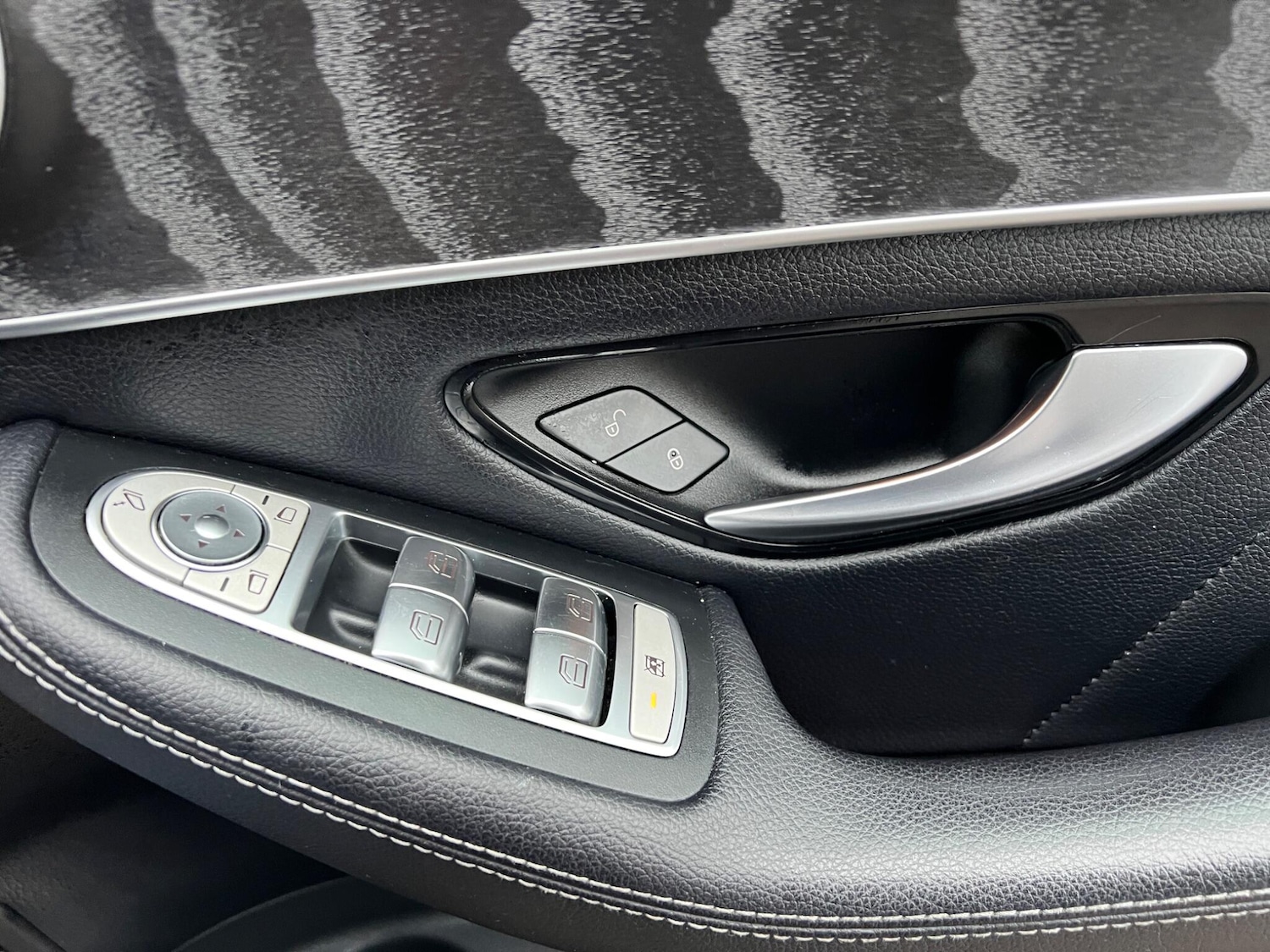 Used Mercedes-Benz GLC 2018 for sale - 77970367: Photo 50