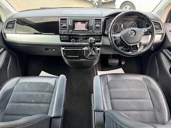 Used Volkswagen Caravelle 2017 for sale - 77672037: Photo