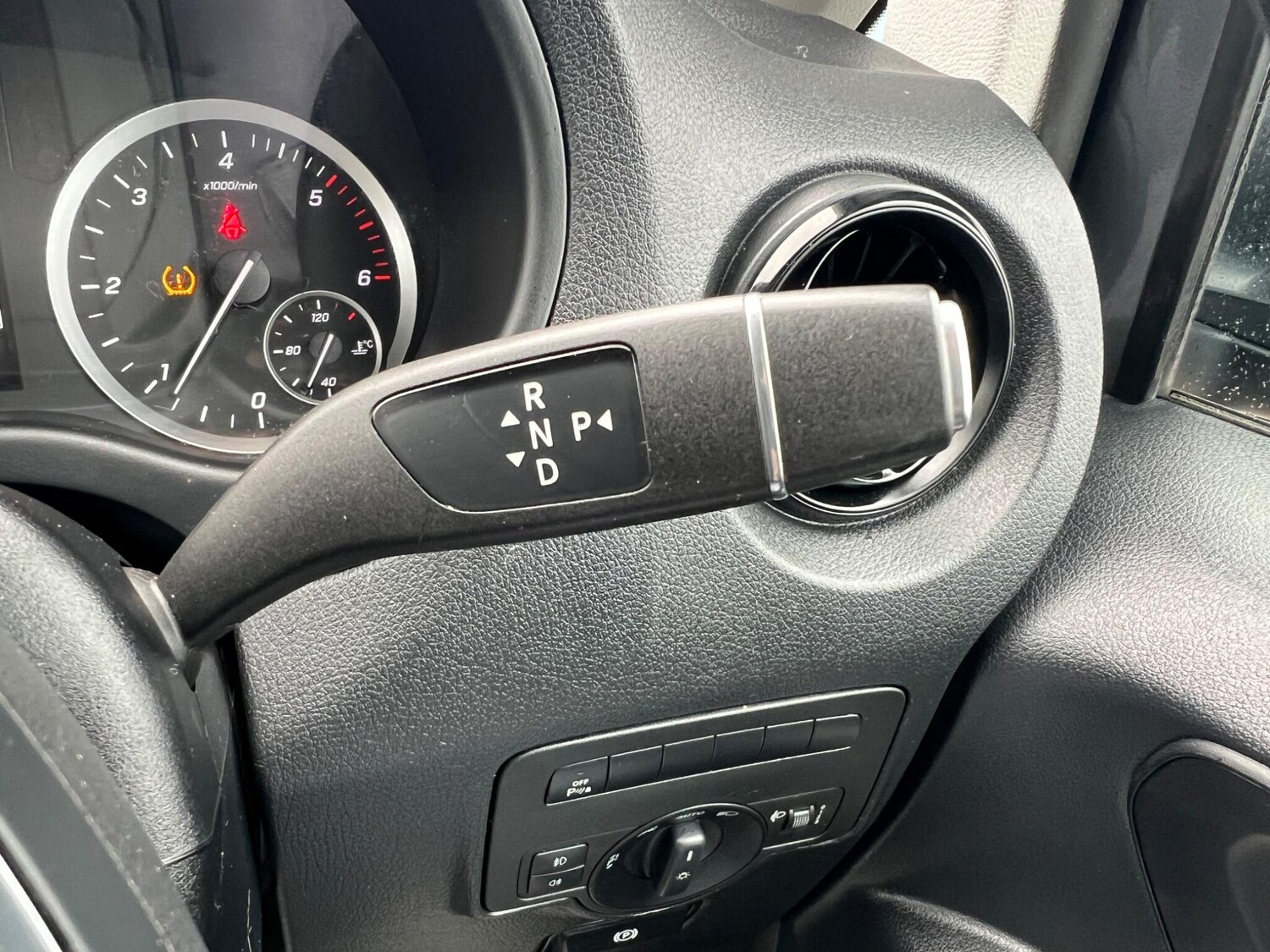 Used Mercedes-Benz Vito for sale - 77670352: Photo 43