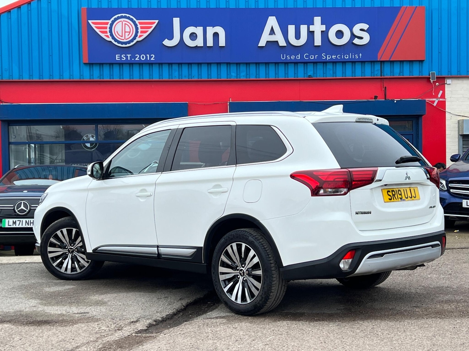 Used Mitsubishi Outlander 2019 for sale - 77824171: Photo 2
