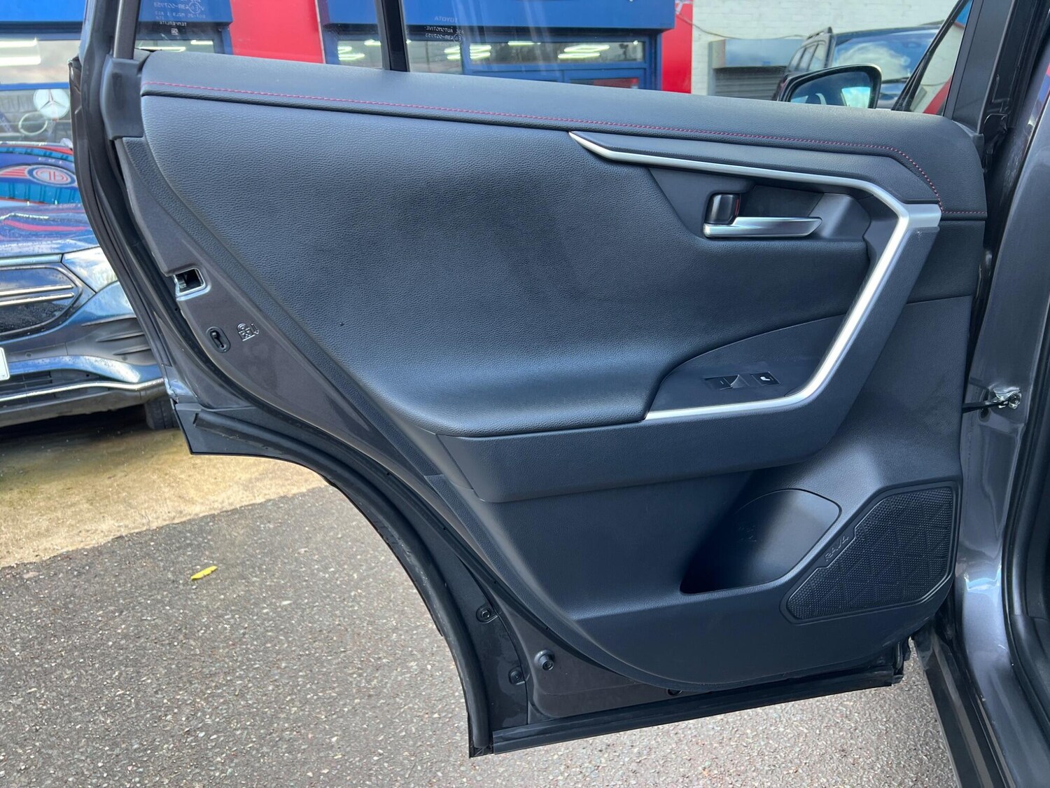 Used Toyota RAV4 for sale - 77672049: Photo 50