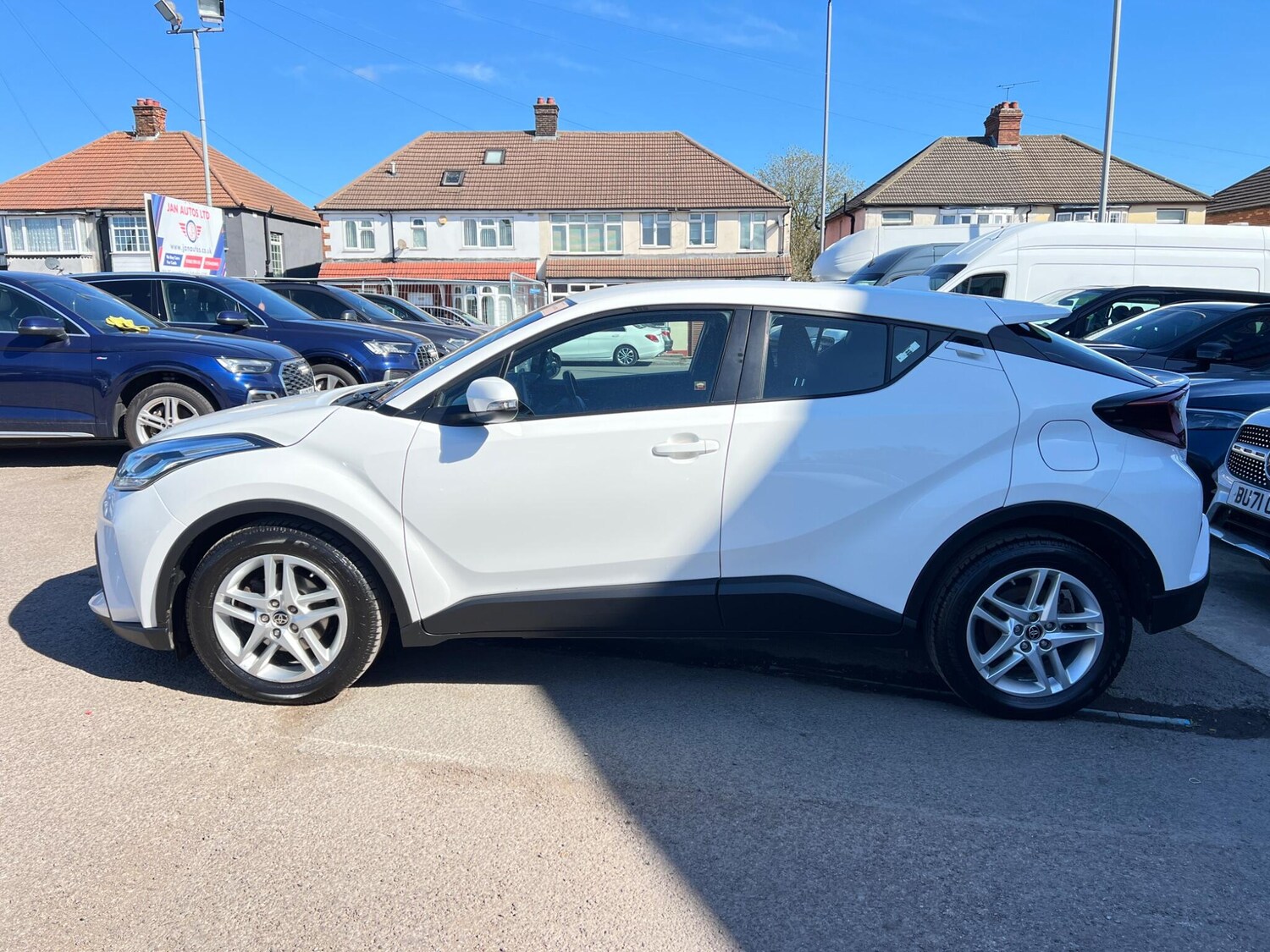 Used Toyota C-HR for sale - 78058019: Photo 4