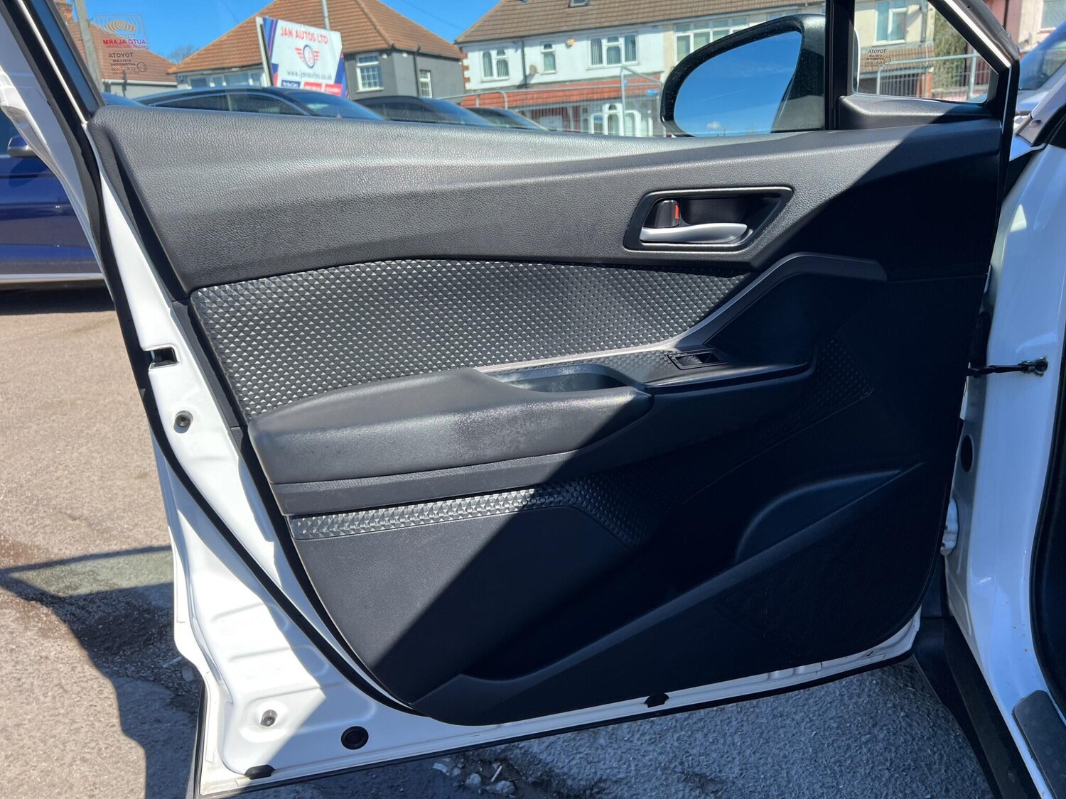 Used Toyota C-HR for sale - 78058019: Photo 48