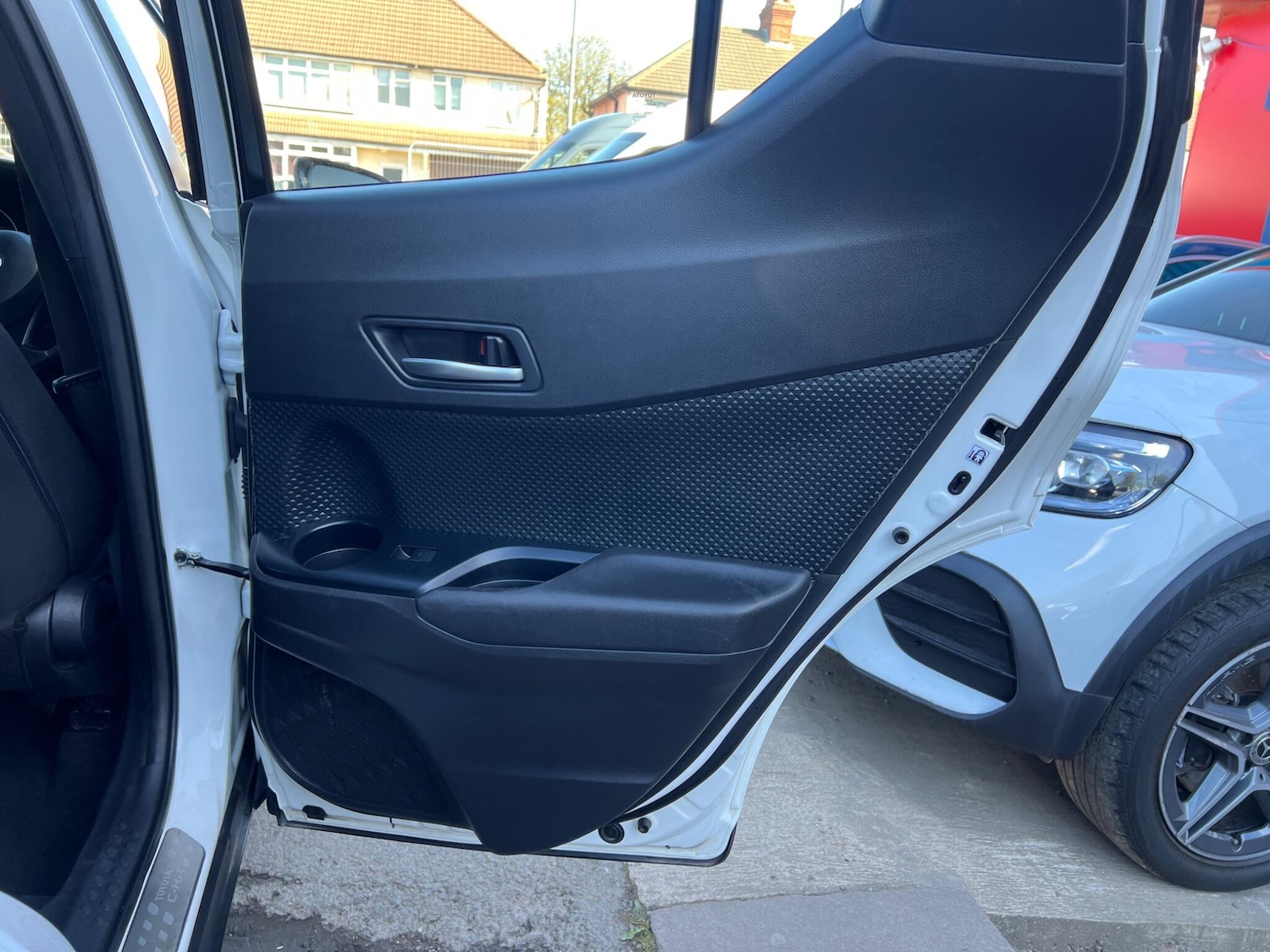 Used Toyota C-HR for sale - 78058019: Photo 61