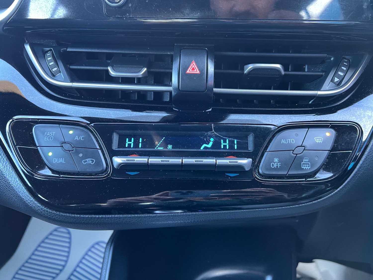 Used Toyota C-HR for sale - 78058019: Photo 63