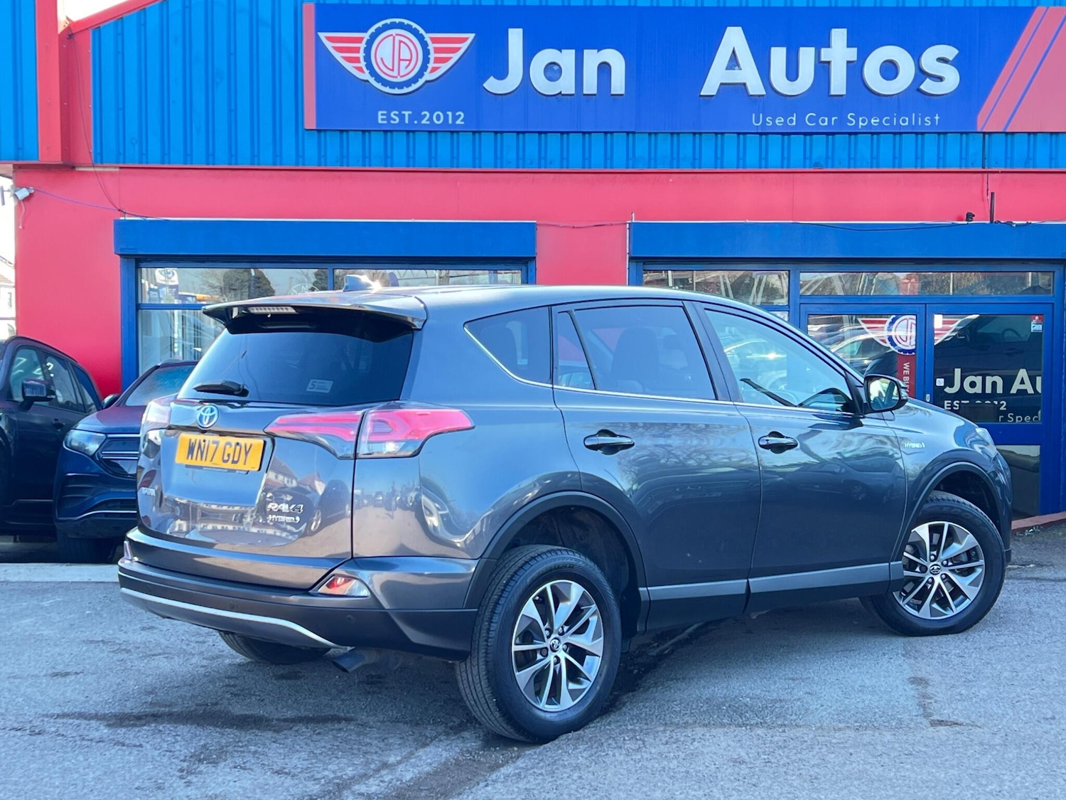 Used Toyota RAV4 2017 for sale - 77969902: Photo 13