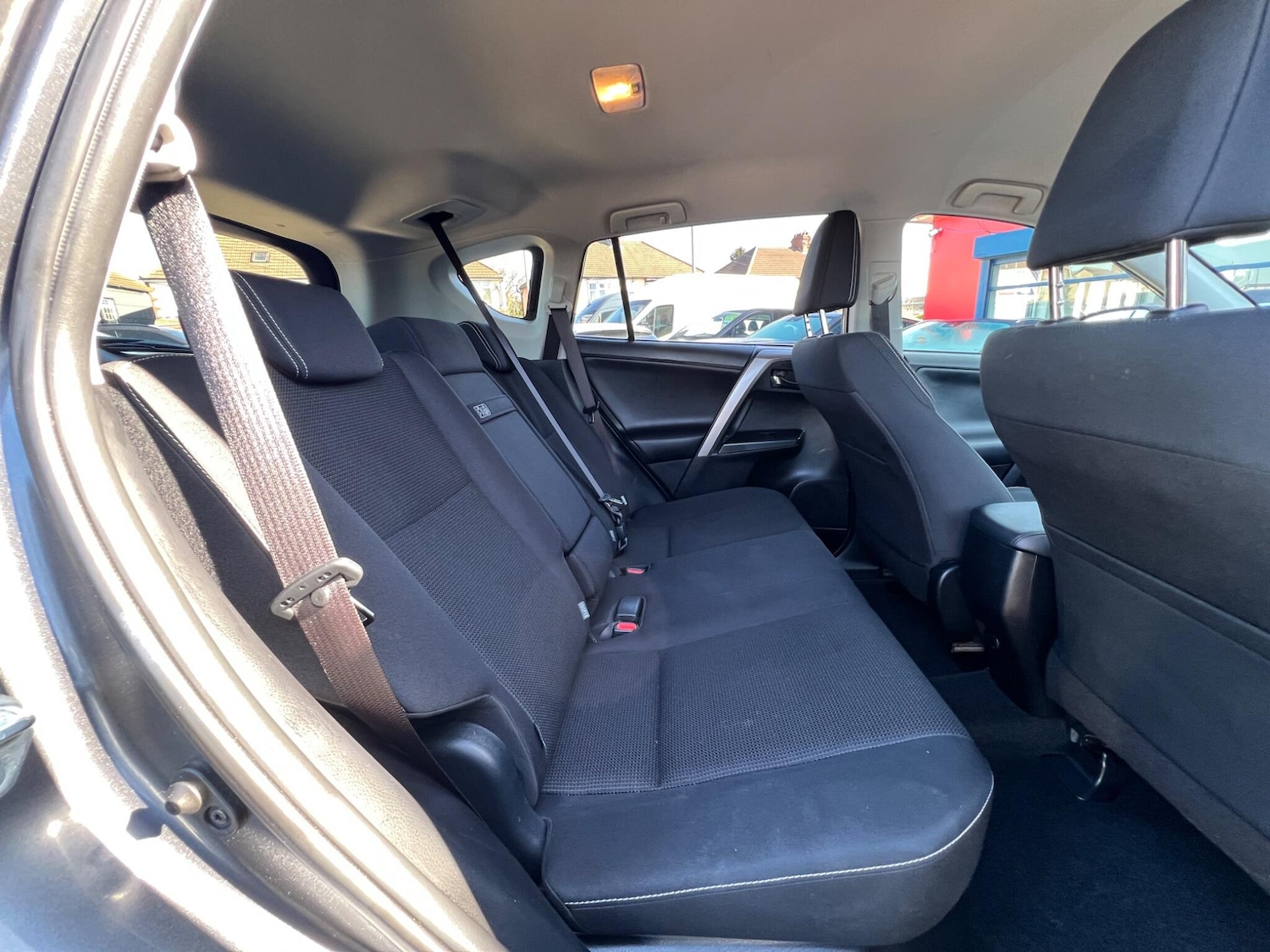 Used Toyota RAV4 2017 for sale - 77969902: Photo 16