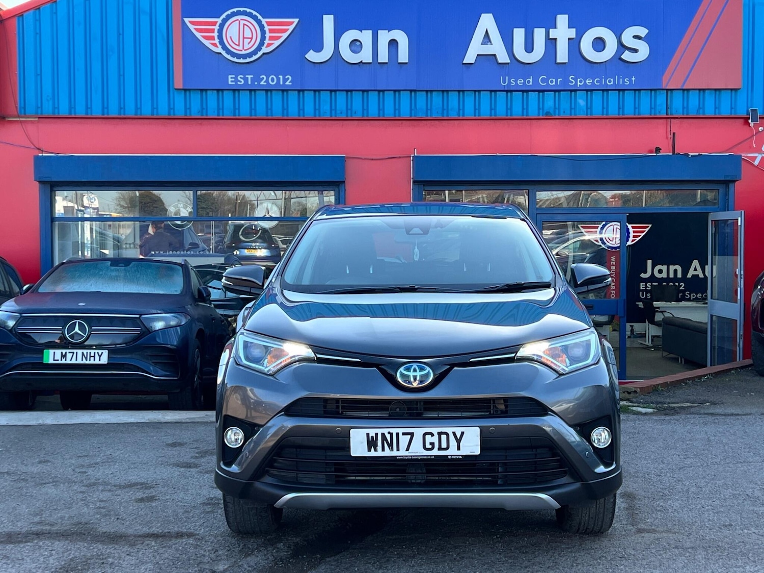 Used Toyota RAV4 2017 for sale - 77969902: Photo 27