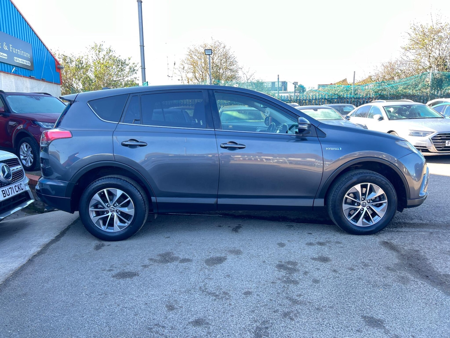 Used Toyota RAV4 2017 for sale - 77969902: Photo 3