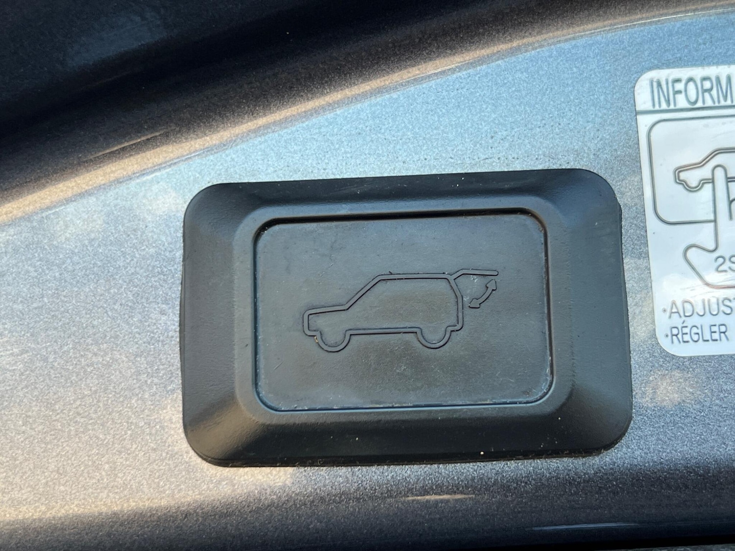 Used Toyota RAV4 2017 for sale - 77969902: Photo 37