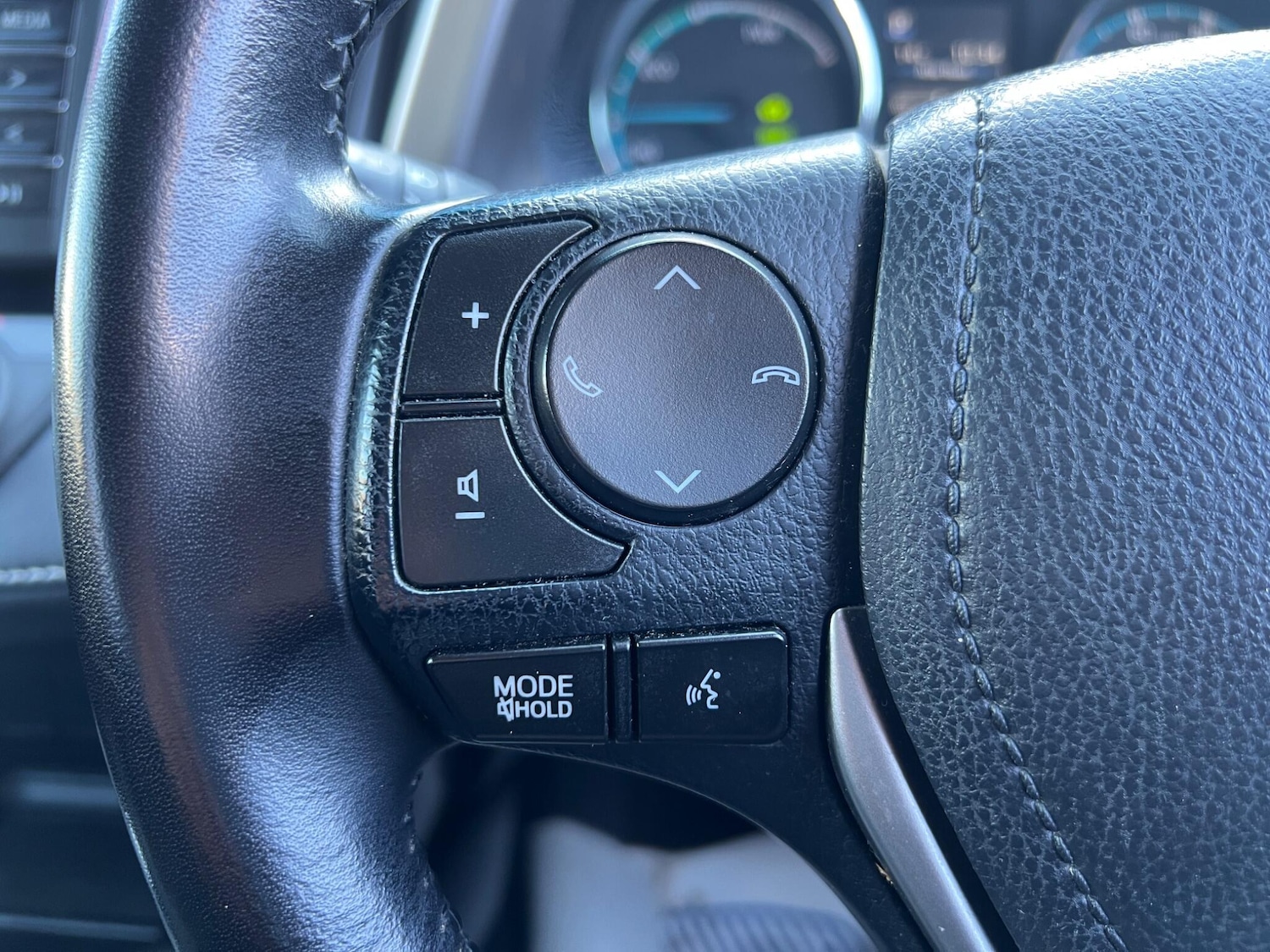 Used Toyota RAV4 2017 for sale - 77969902: Photo 40