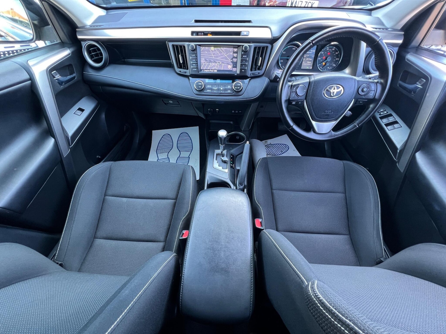 Used Toyota RAV4 2017 for sale - 77969902: Photo 5