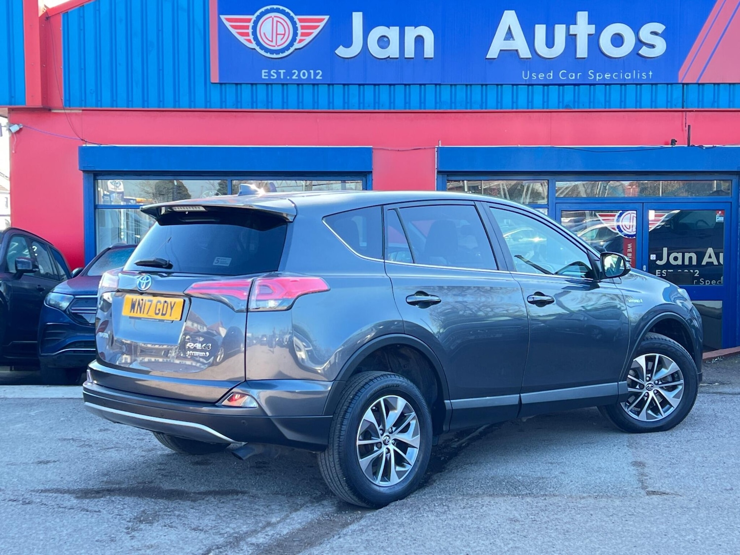 Used Toyota RAV4 2017 for sale - 77969902: Photo 63