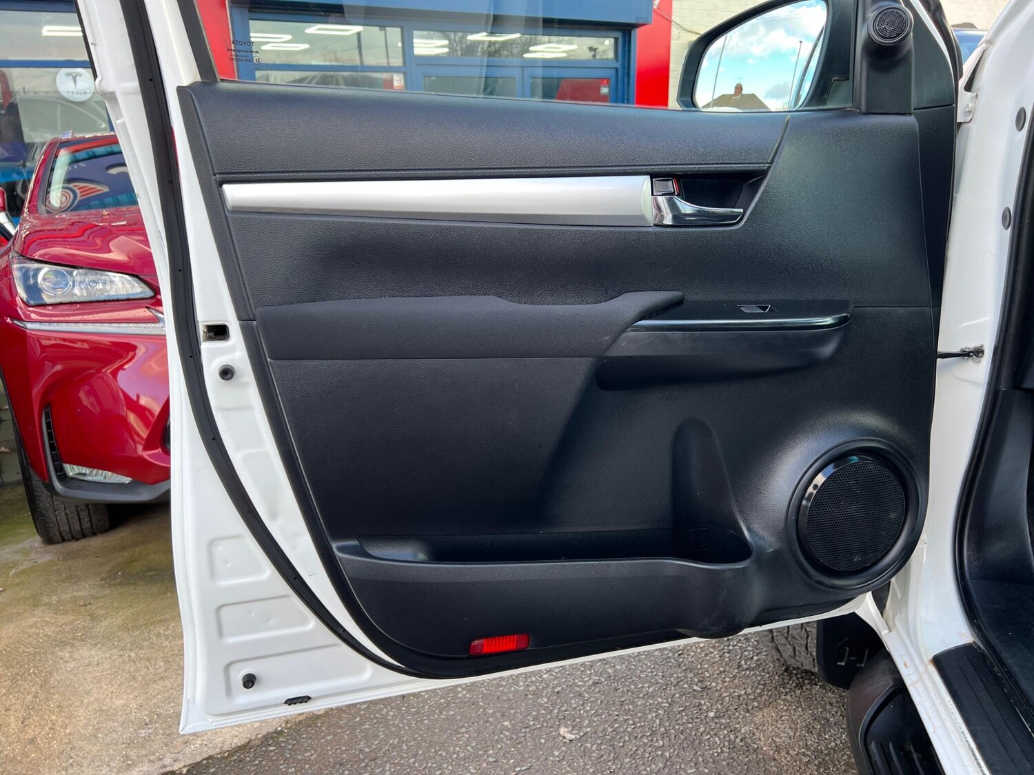 Used Toyota Hilux for sale - 77671689: Photo 51