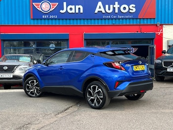 Used Toyota C-HR 2020 for sale - 79107500: Photo