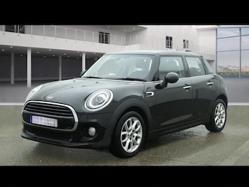 Used MINI Hatch 2018 for sale - 77954050: Photo