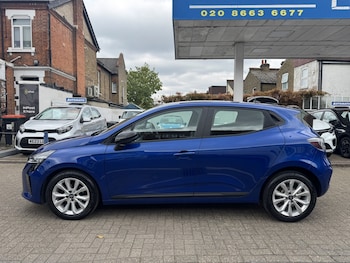 Used Renault Clio 2023 for sale - 78332080: Photo