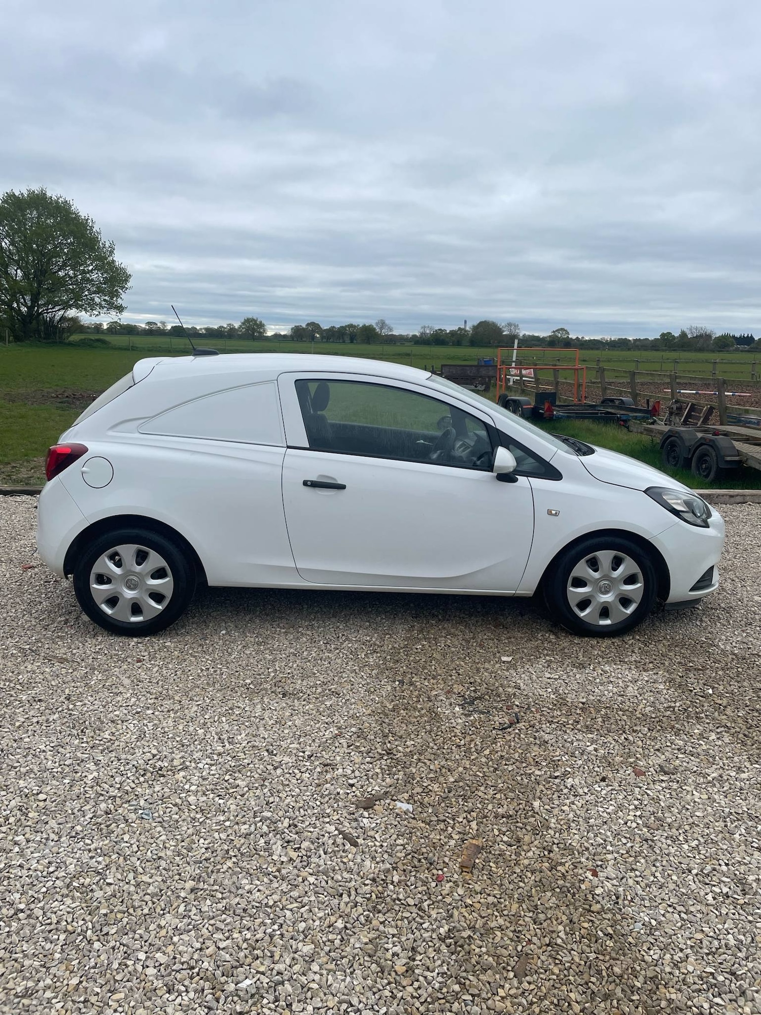 Used Vauxhall Corsa 2016 for sale - 74950115: Photo 2