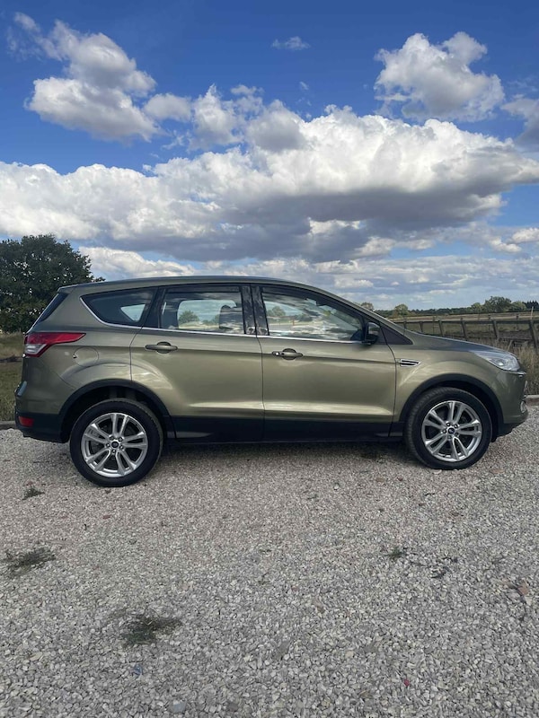 Used Ford Kuga 2014 for sale - 75694959: Photo 2