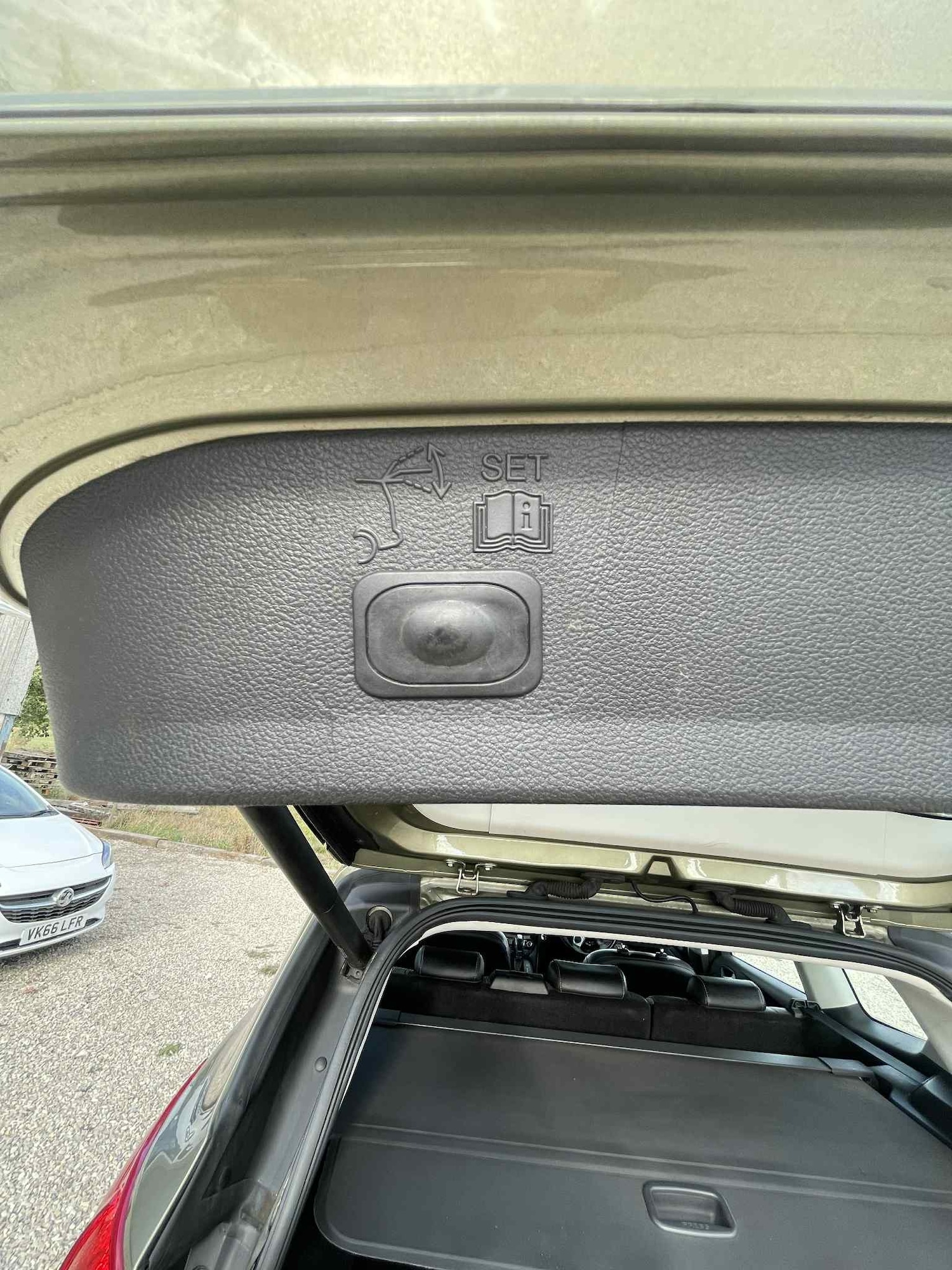 Used Ford Kuga 2014 for sale - 76591670: Photo 6