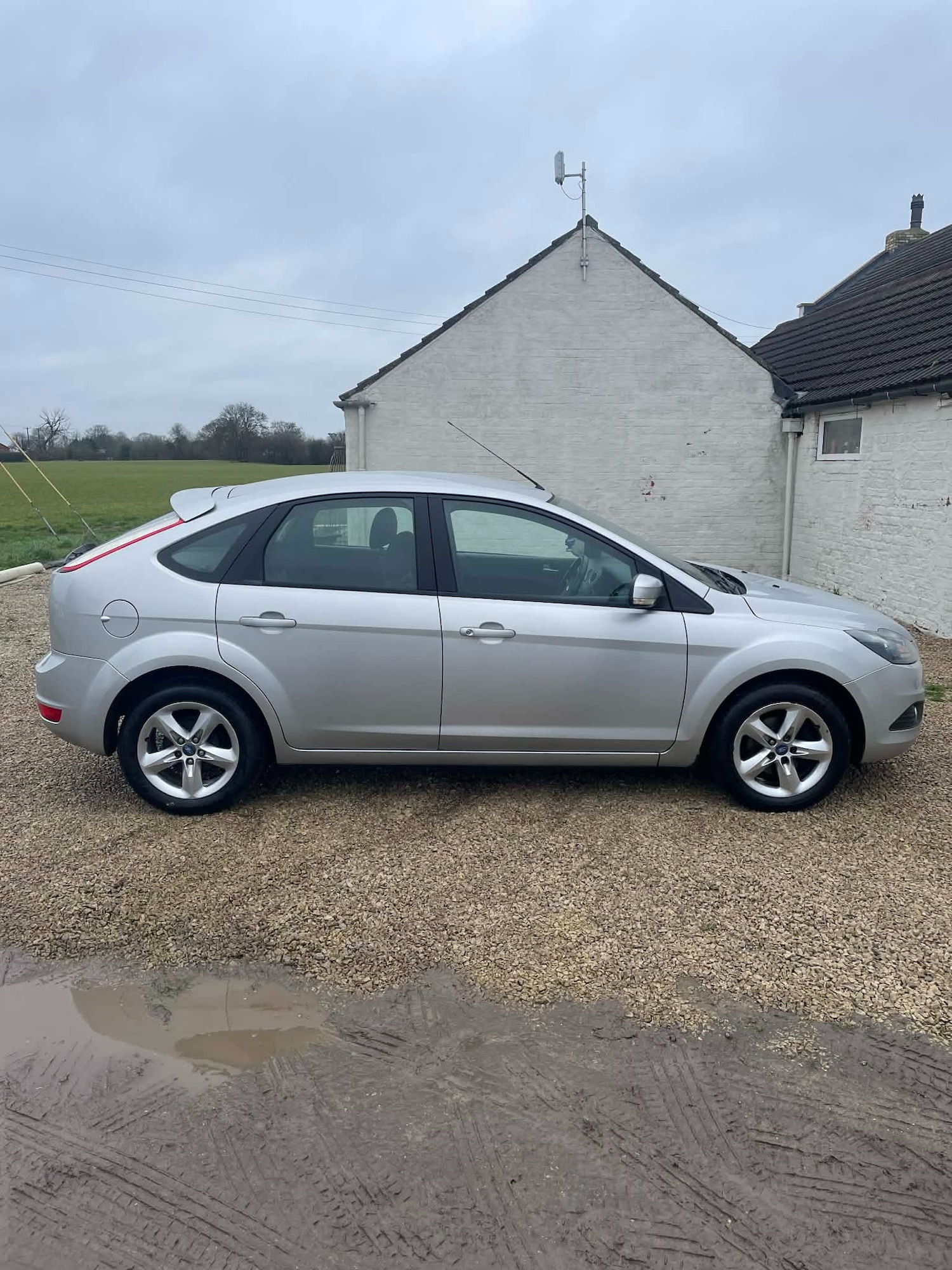 Used Ford Focus 2010 for sale - 77482364: Photo 2