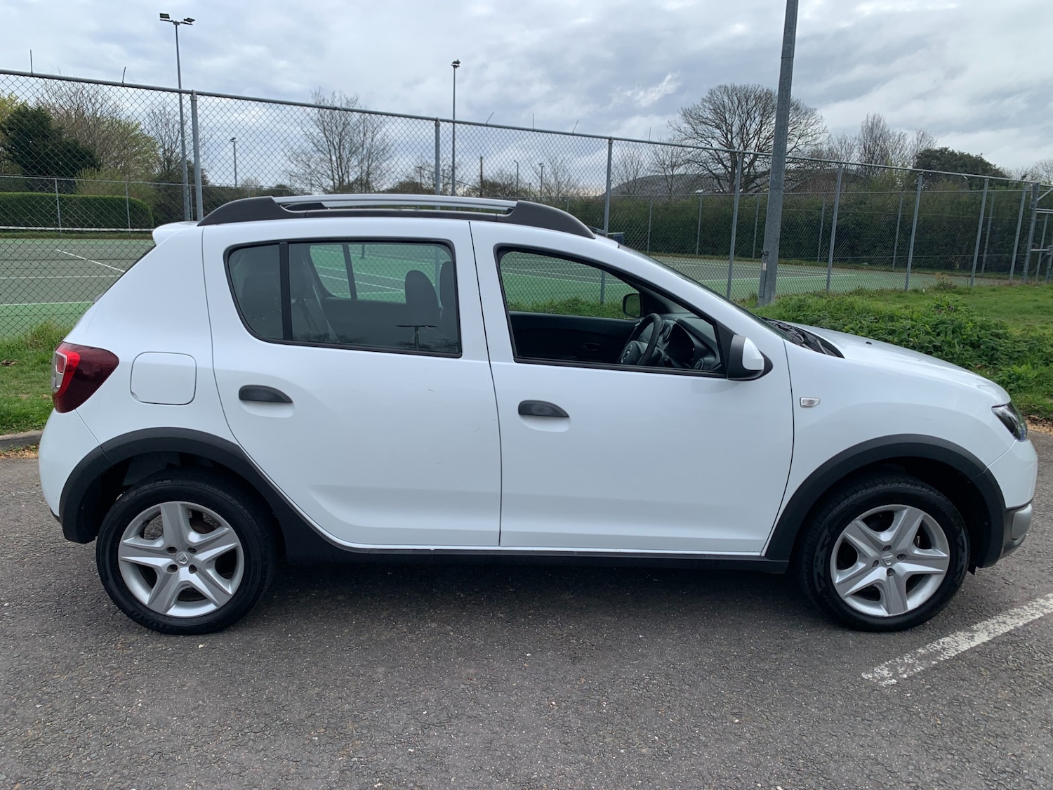 Used Dacia Sandero Stepway 2014 for sale - 78077599: Photo 2