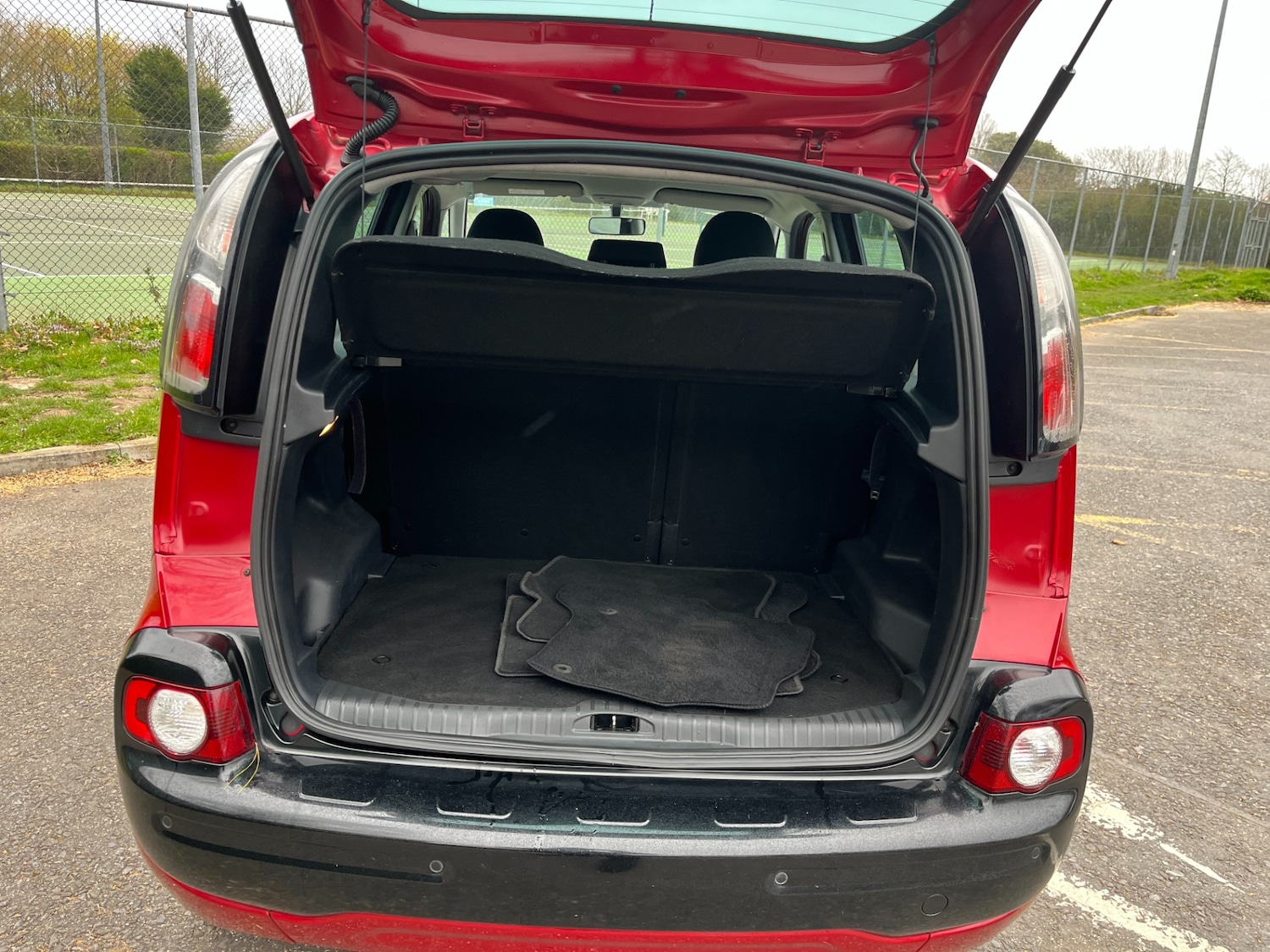 Used Citroen C3 Picasso 2017 for sale - 78000637: Photo 13