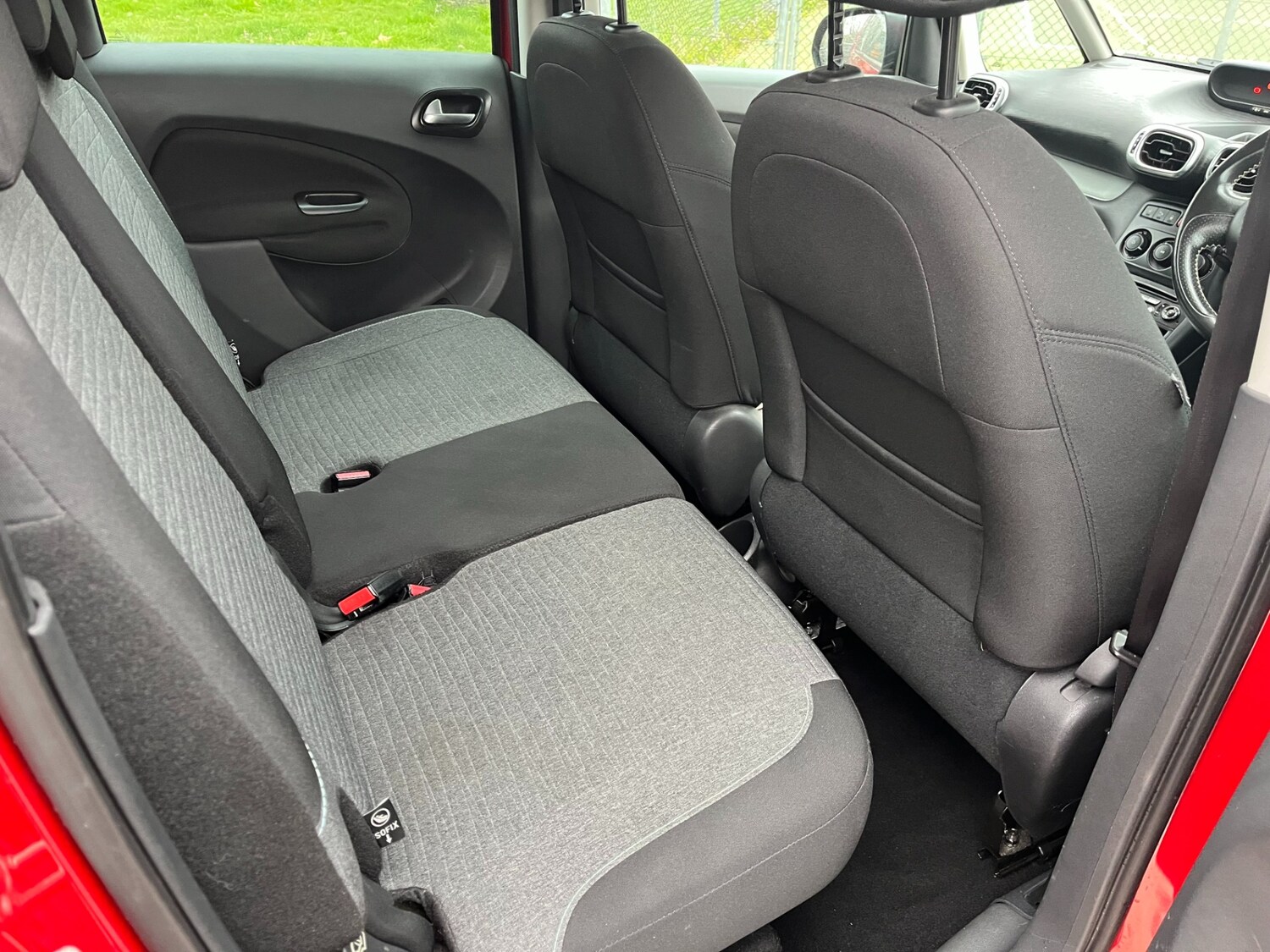 Used Citroen C3 Picasso 2017 for sale - 78000637: Photo 9