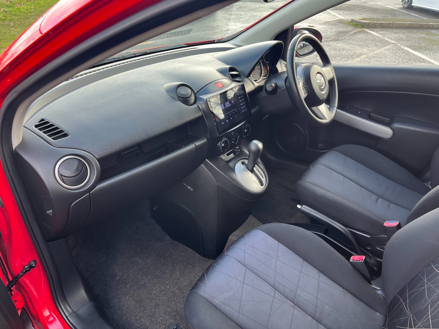 Used Mazda Mazda2 2011 for sale - 77519009: Photo 6