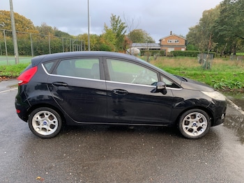 Used Ford Fiesta 2011 for sale - 76322381: Photo