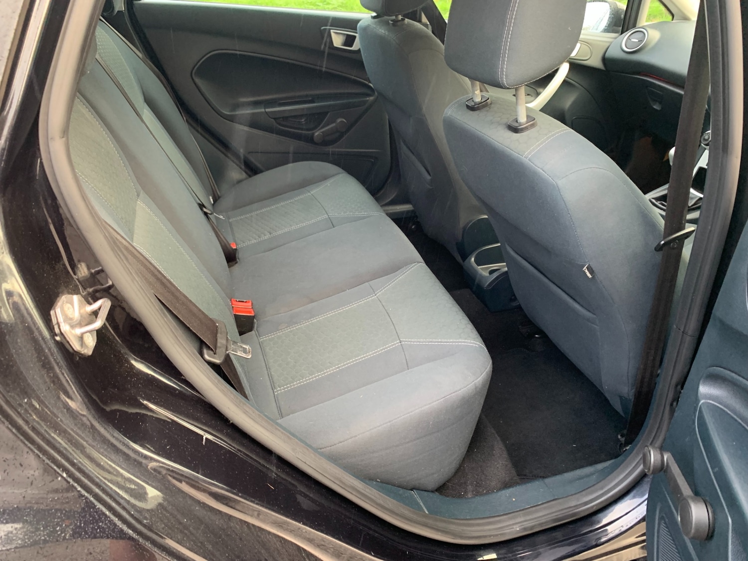 Used Ford Fiesta 2011 for sale - 76322381: Photo 6