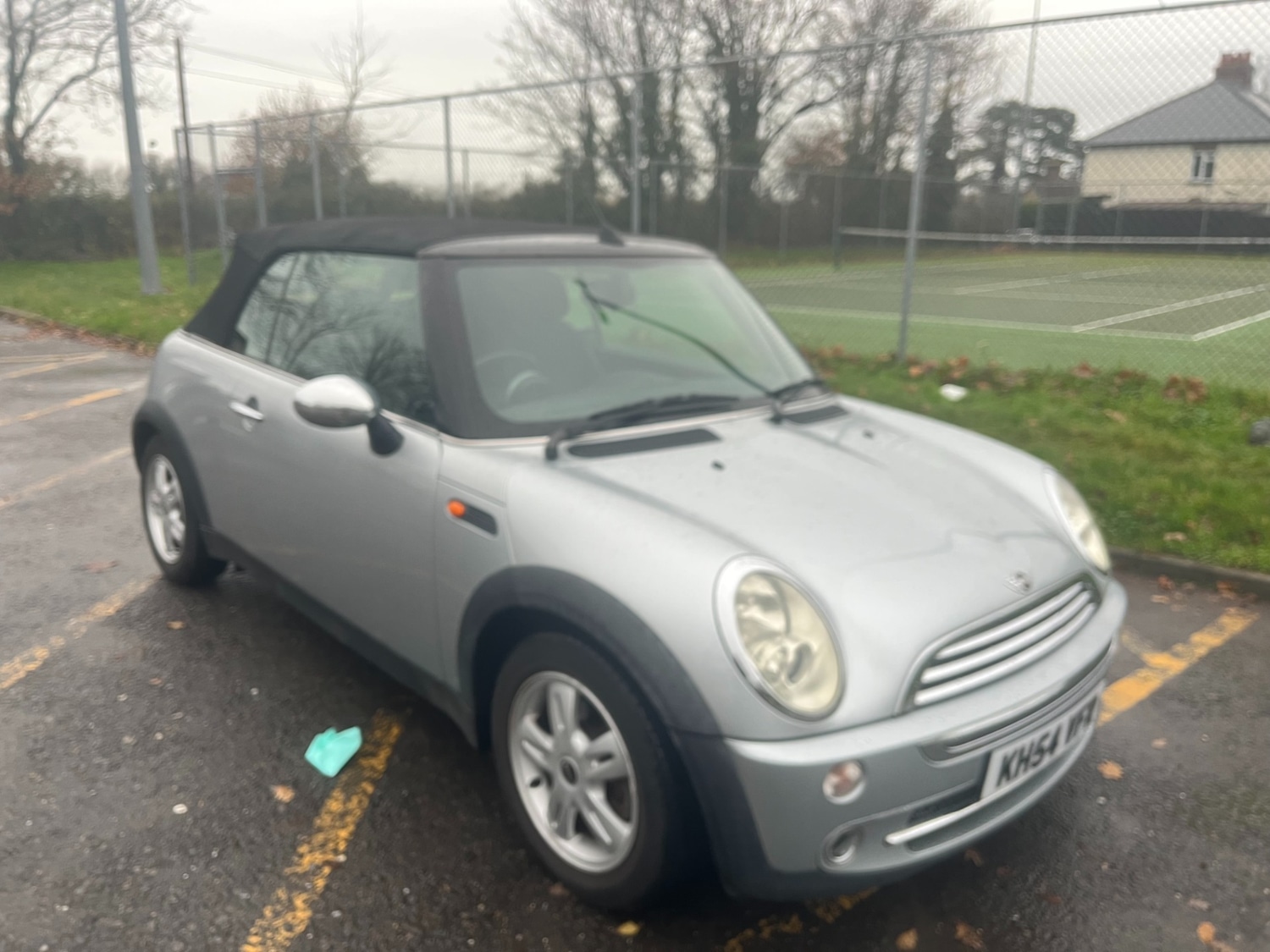 Used MINI Convertible 2004 for sale - 76877411: Photo 2