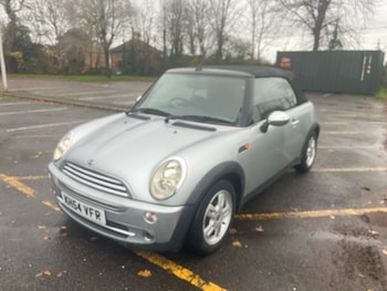 Used MINI Convertible 2004 for sale - 76877411: Photo